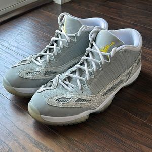 Worn Jordan XI low IE, gray and white colorway size 10.5